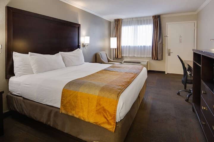 Room 20 of 33