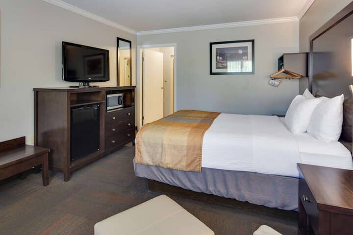 Room 16 of 33