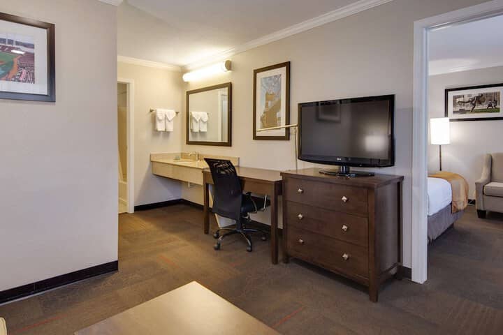 Room 7 of 33